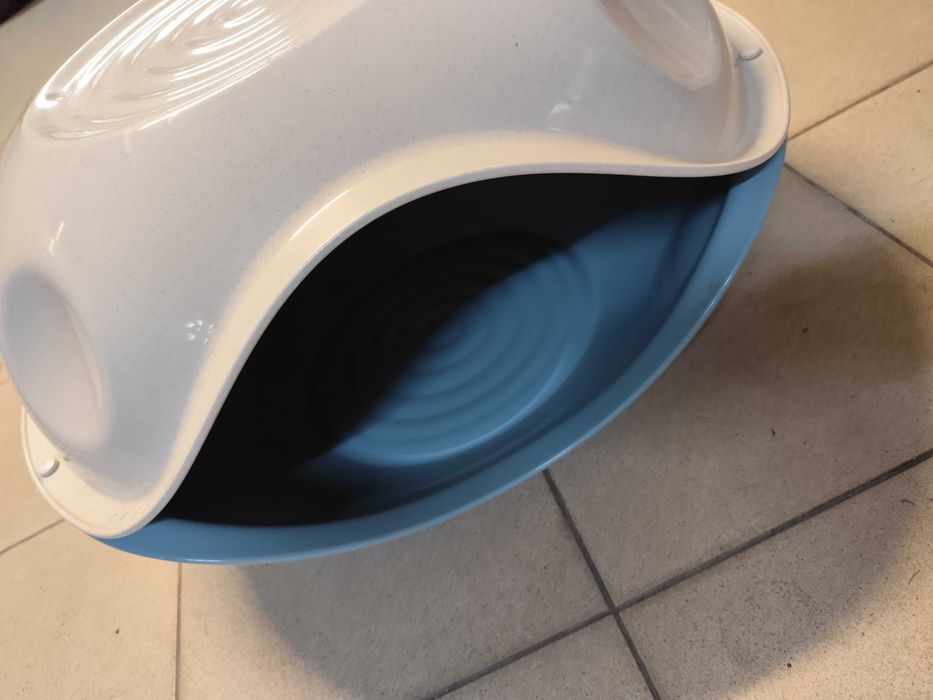 Caixa para gatos como nova.