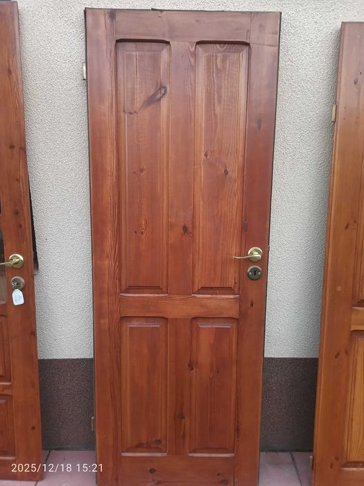 Drzwi wewnętrzne jodłowe.