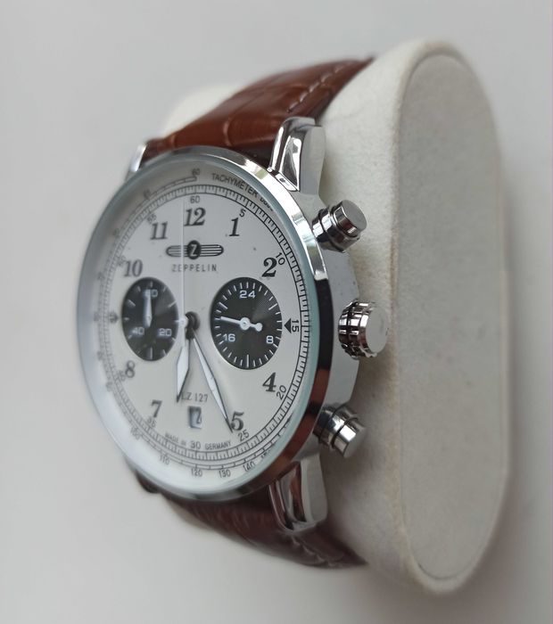 Часы Zeppelin классические