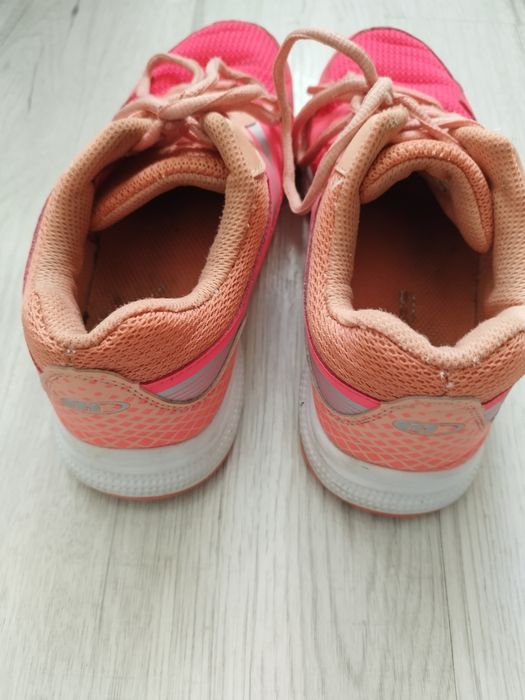 Buty sportowe damskie