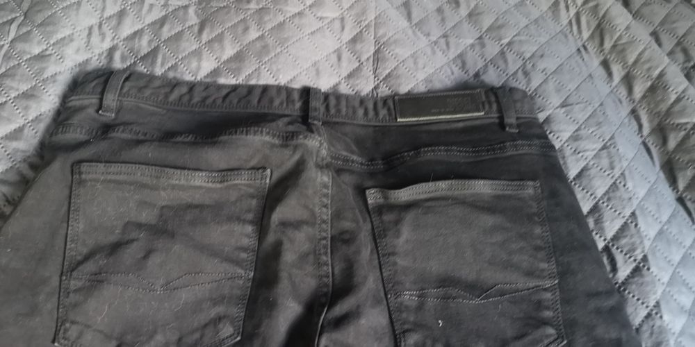 Spodnie jeansowe Diesel rozm. 34/32, L pas 90 cm