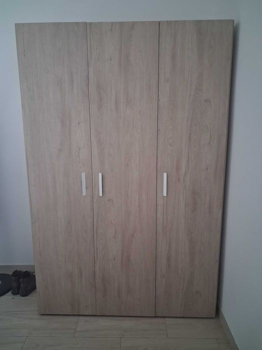 Roupeiro (NOVO), de três portas, novo