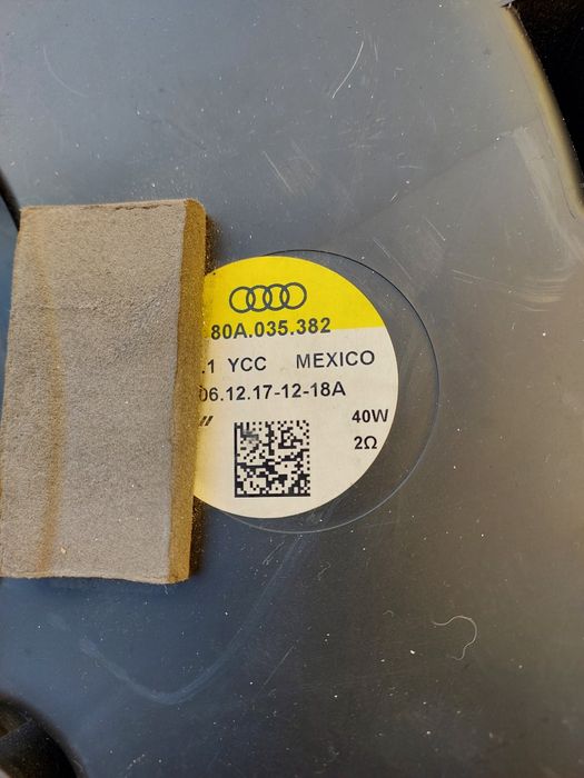Сабвуфер Audi Q5 Сааб