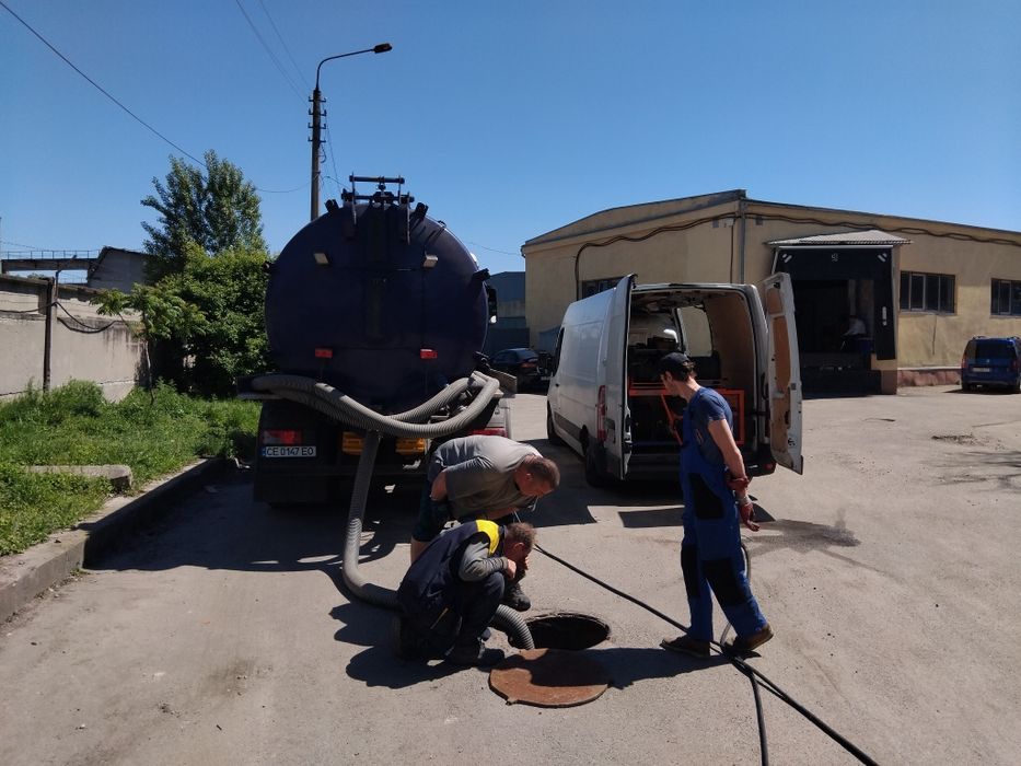 Услуги Илососа, Чистка ям от ила.Выкачка ям с мулом - Сантехніка та ...