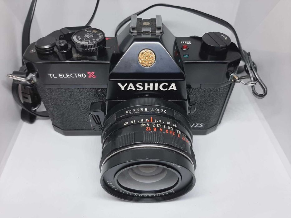 Aparat YASHICA -ELECTRO AX + Pentacon auto - 2.8/29