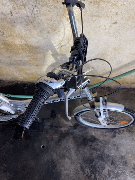 Bicicleta em aluminio dobravel com marcha
