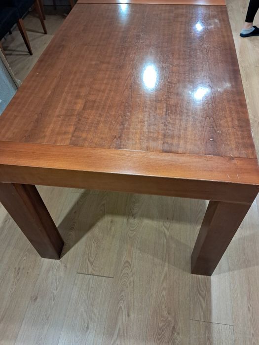Vendo mesa extensível em madeira
