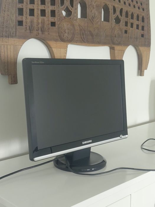 Monitor Samsung SyncMaster 223BW 22" + Adaptador HDMI/VGA