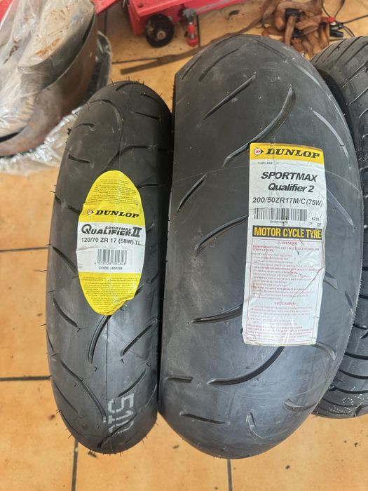 Par de Pneus Moto Dunlop Sportmax Qualifier II (120/70-17 e 200/50-17) – Novos