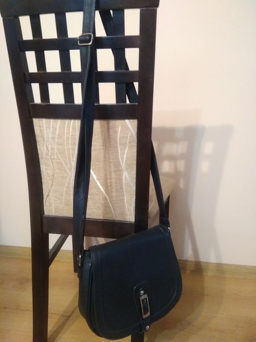 Czarna torebka na ramię