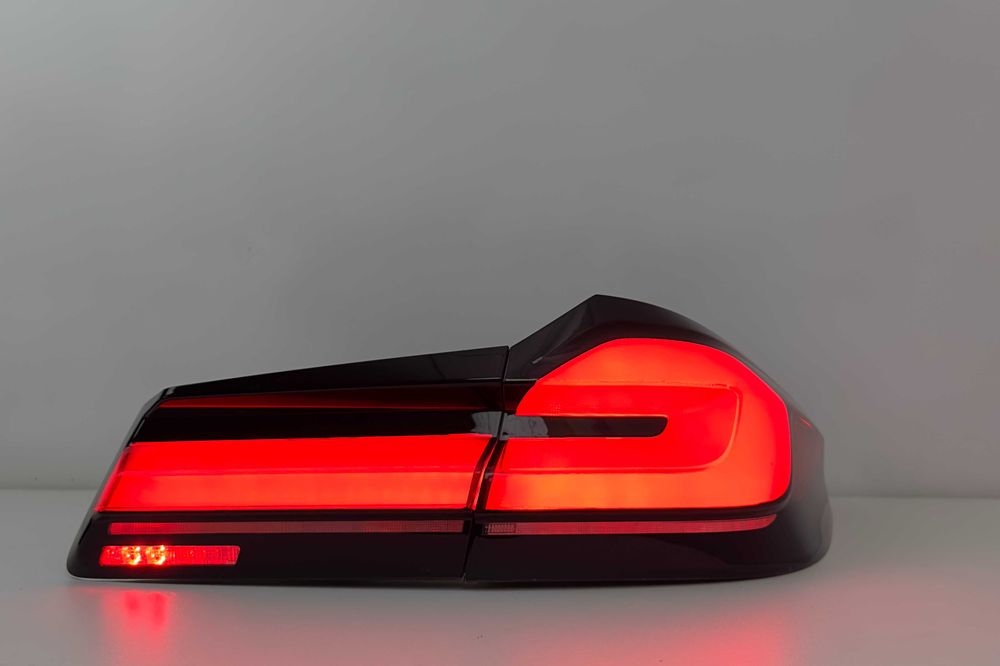 Ліхтарі задні BMW G30 Європа, жовті повороти Фари Г30