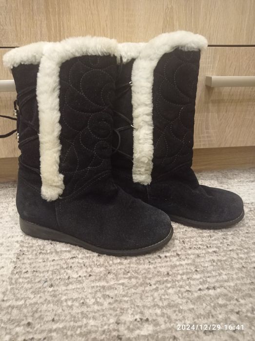 Продам зимові чобітки