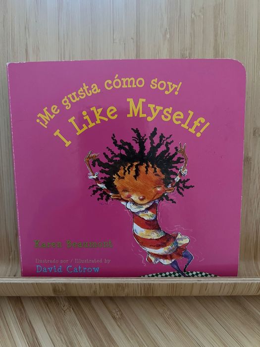 Livro em português , inglês e espanhol para os miúdos