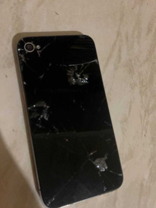 IPhone 4 на запчастини