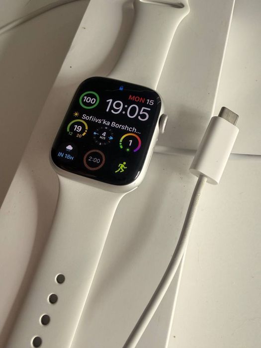 Apple Watch Series 8 45mm Silver з білим ремінцем