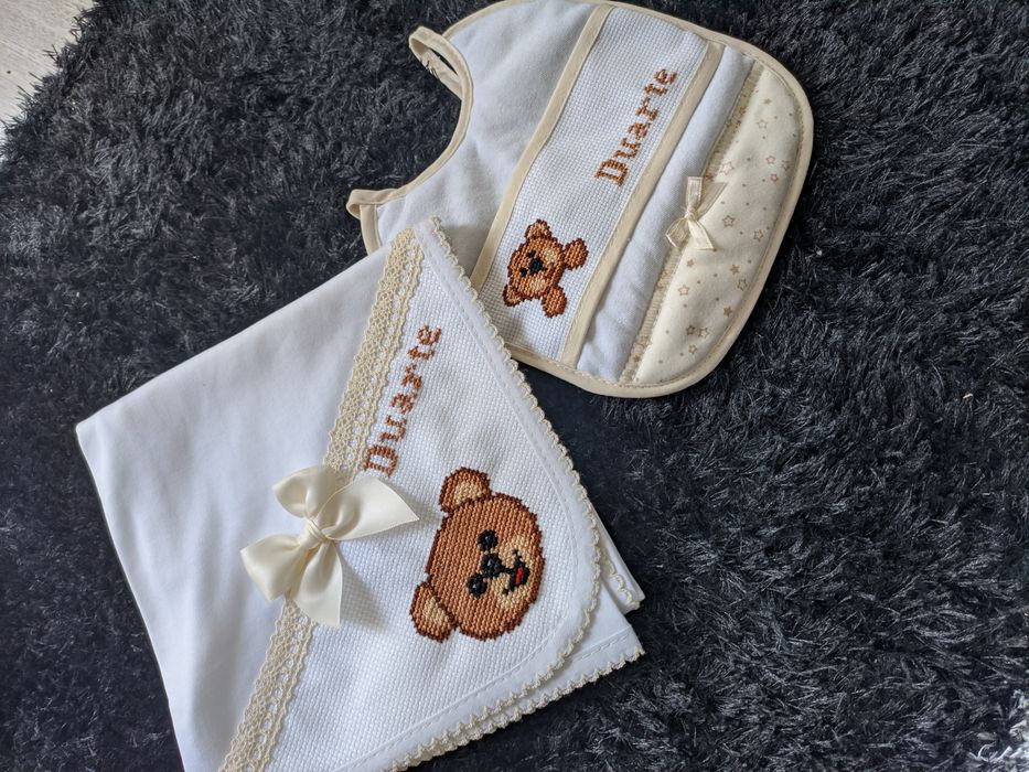 Conjunto de fralda e babete