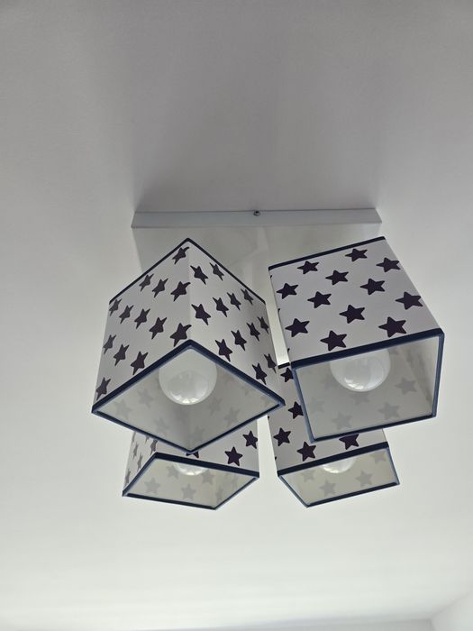 Platfon, lampa, oświetlenie pokoju na 4 żarówki
