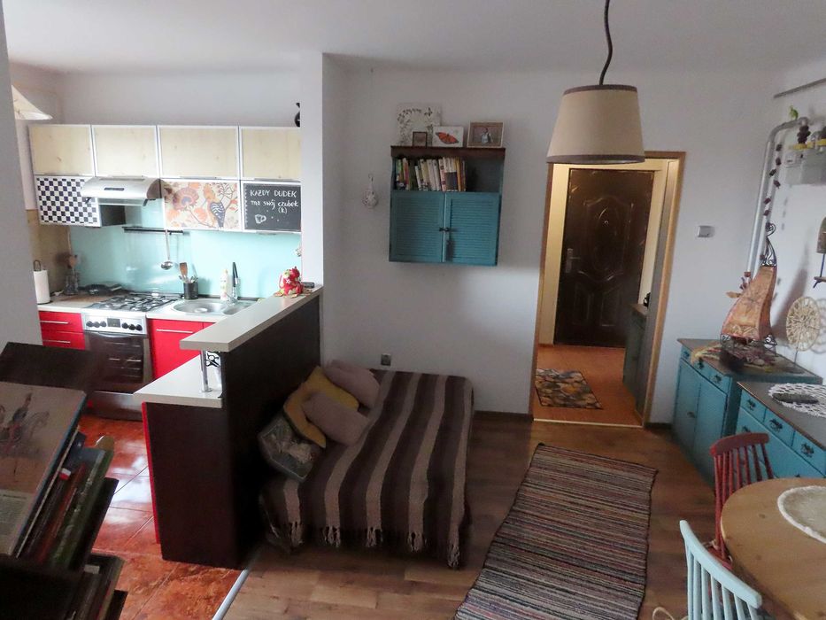 Sprzedam mieszkanie 2 pok. 50 m2 w Ćmielowie - Rynek 4