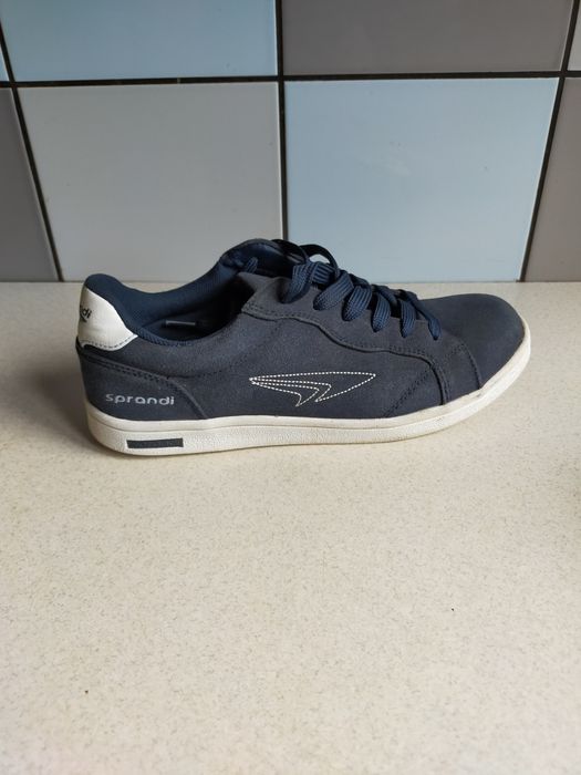 Buty sportowe Sprandi granatowe 39/25 cm