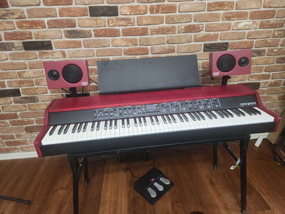 Nord Grand Piano 1,   z dodatkami, 2024, sporadycznie użyte w domu, futerał, głośniki, nord pedał triple