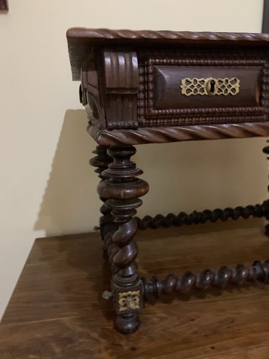 Mesa em Pau Santo 87x53x33