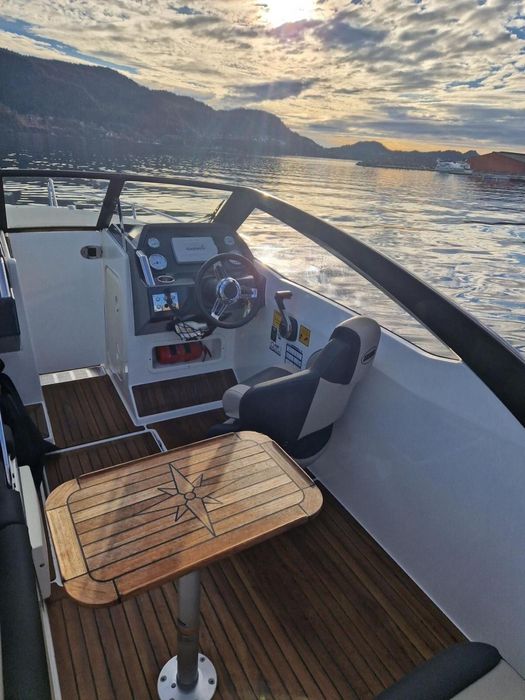 Łodz Motorowa Askelladen C61 Bowrider Motorówka