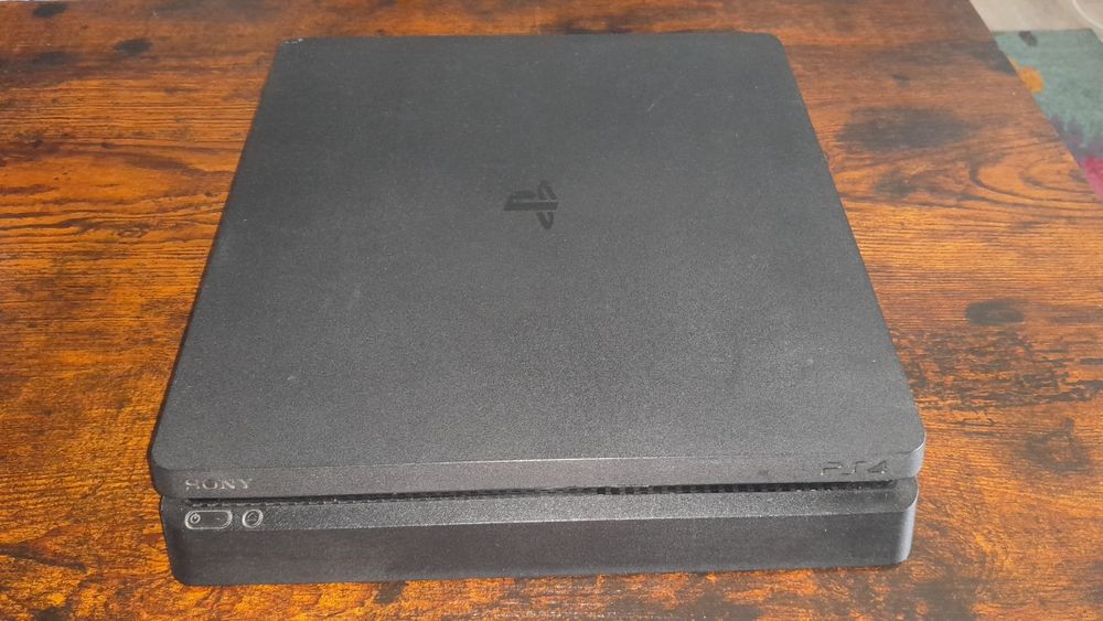 Sony PlayStation 4 Slim