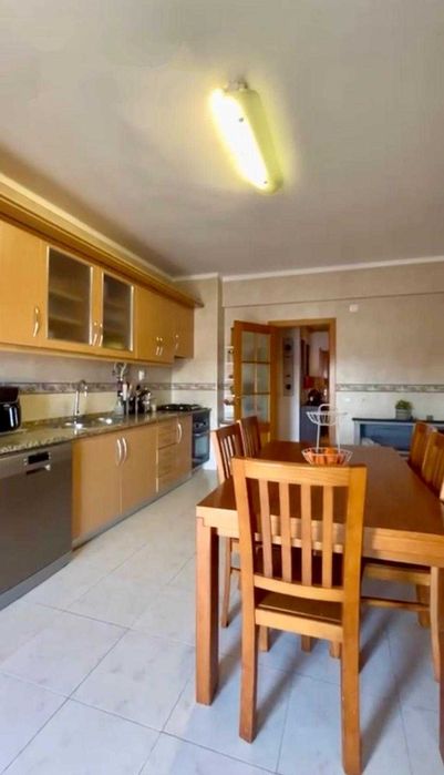 Apartamento T3 com parqueamento