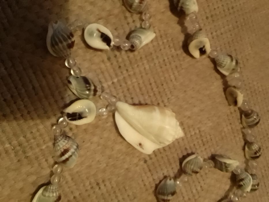 Colares e pulseira muito gira e baratas