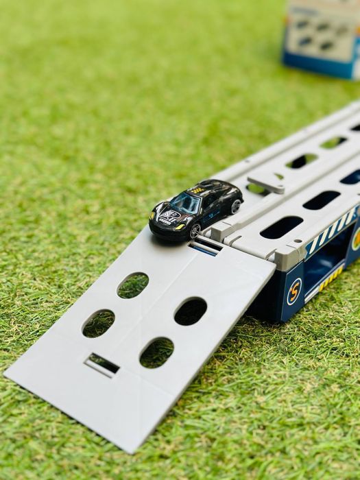 Трейлер-автовоз + великий трек+6 машинок