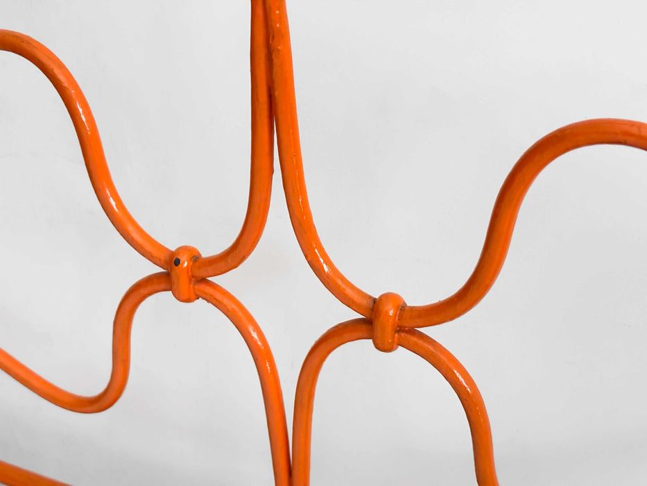 Venda Urgente - CAMA muito Antiga de Ferro maciço + Apoio LAVATÓRIO