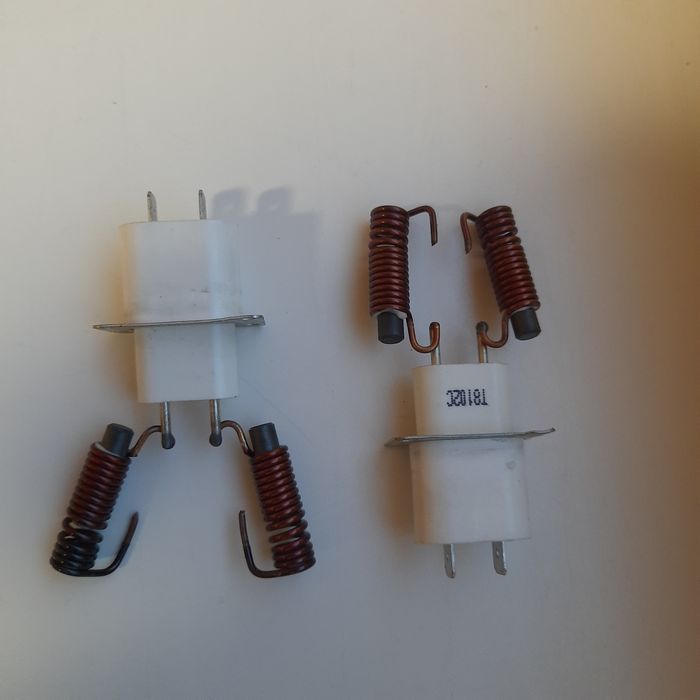 Прохідний конденсатор для магнетрона.