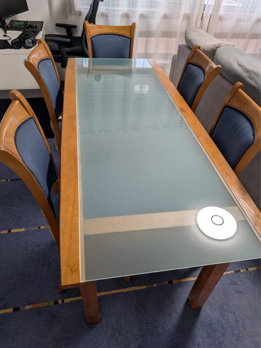 Mesa cerne com vidro fosco e 6 cadeiras