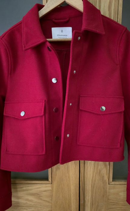 Casquinha curta pela cintura Stradivarius tamanho. M  vermelha