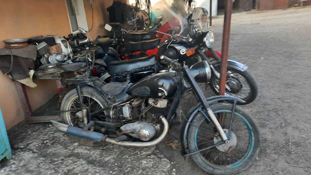 Мотоцикли різні ціна договірна від 8000 грн, всі питання по телефону д