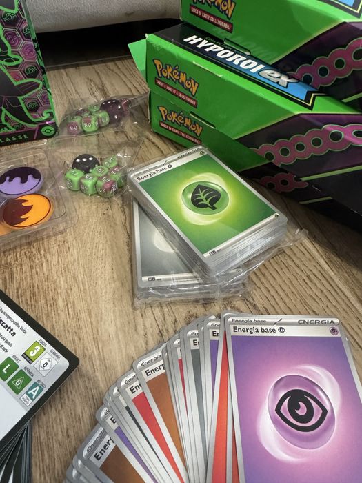 Zestaw kart kolekcjonerskich pokemon ok300 szt