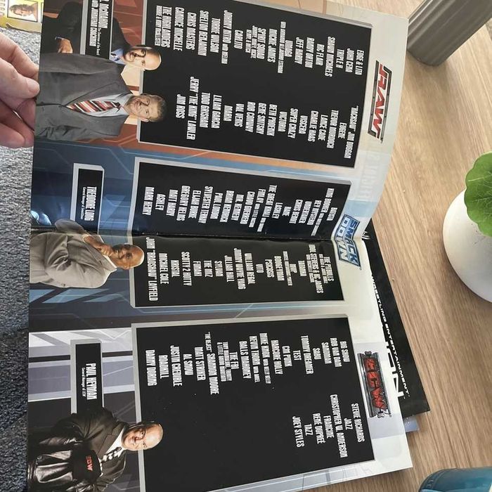 WWE Wrestling Official Souvenir Program 2006 Raw, Smack Down ECW item RARO - oferta dos portes de envio