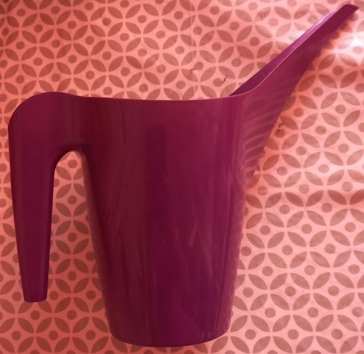 Konewka fioletowa do podlewania kwiatow