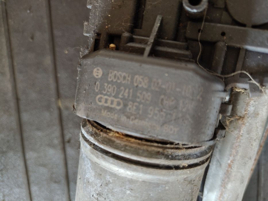 Mechanizm wycieraczek silniczek wycieraczek audi A4 b6 b7