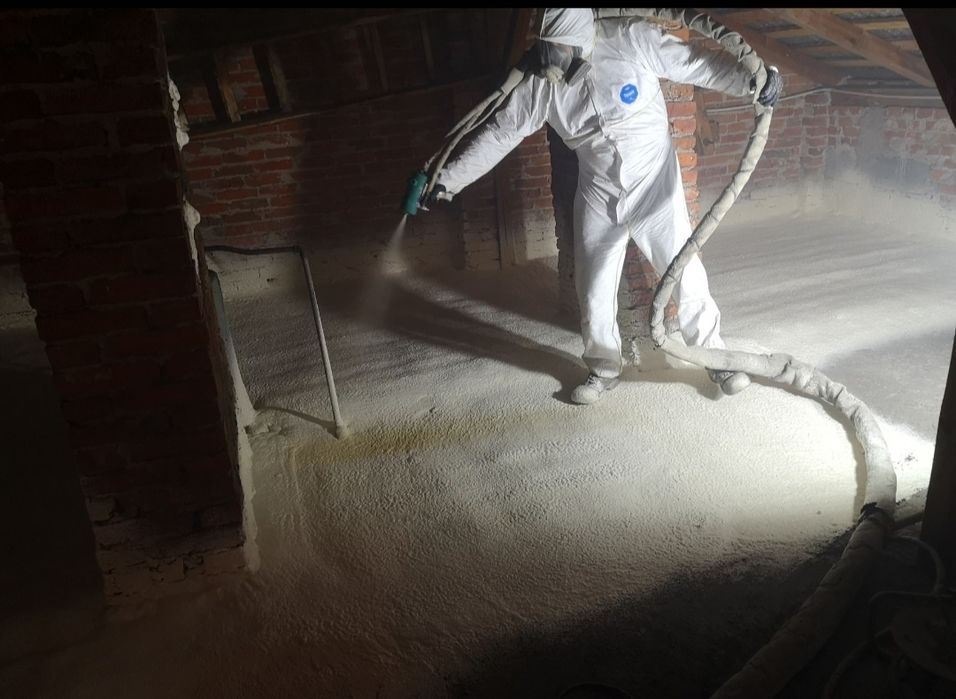 Ocieplenia Pianą PUR Ocieplanie poddasza Pianą PUR