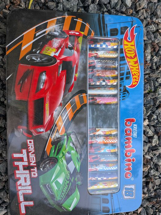 Kredki Hot Wheels w metalowym pudełku nowe