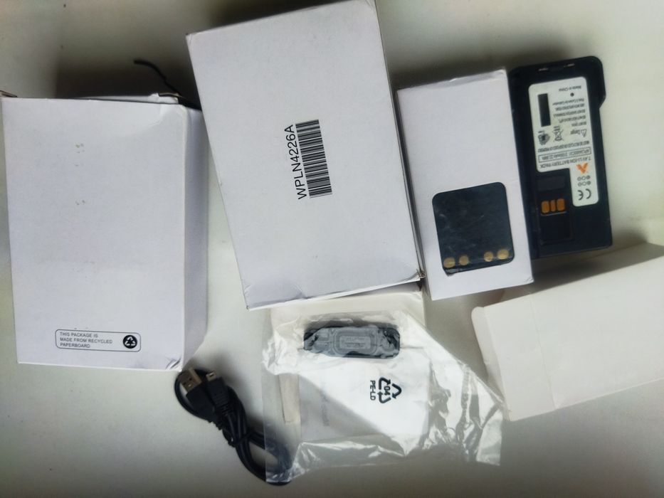 Радіостанція Motorola DP4801e UNF+2 зарядки + акамулятори.