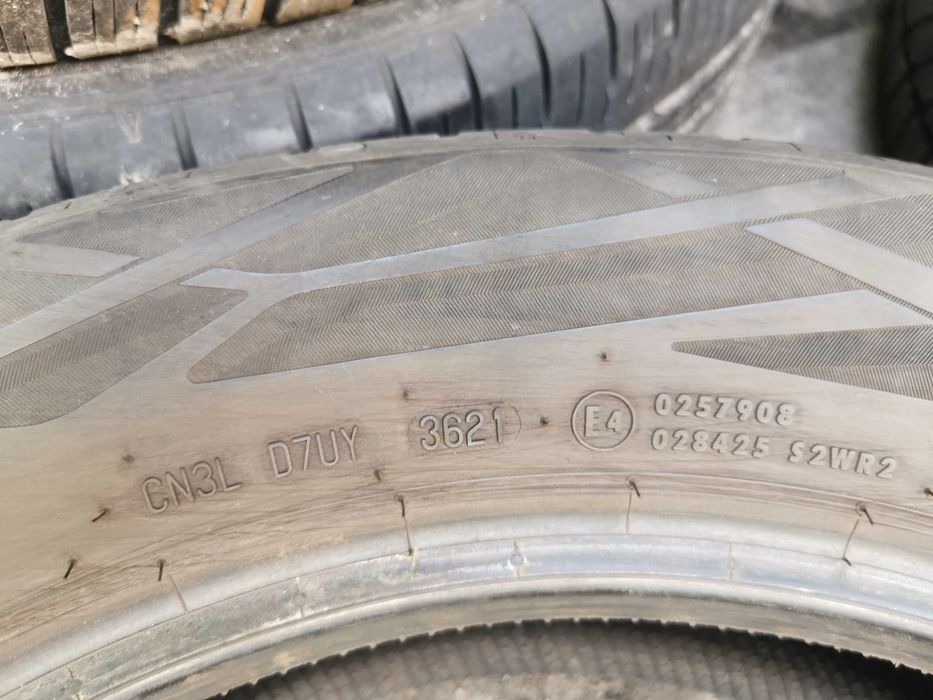 328) Opona - 235/55/18 - Continental - 5mm - 1x2021 - Letnia