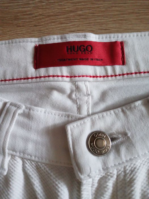 Damskie jeansy m-ki Hugo Boss roz. XS, białe, stan b. dobry