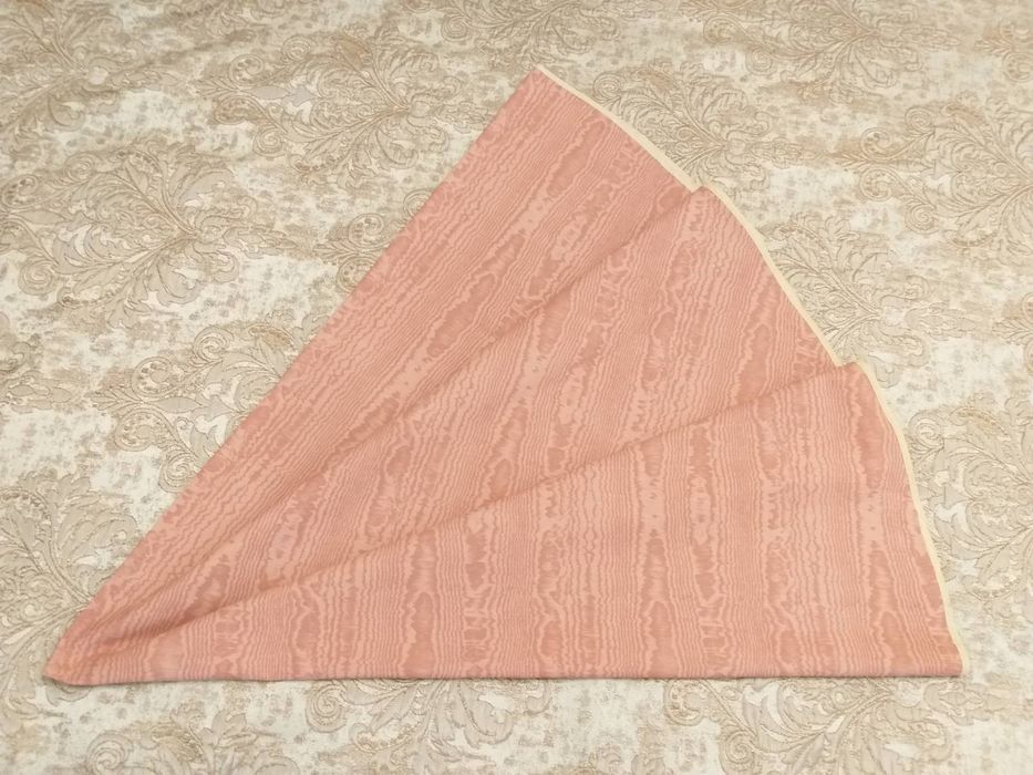 Скатерть круглая,диаметр 155см.