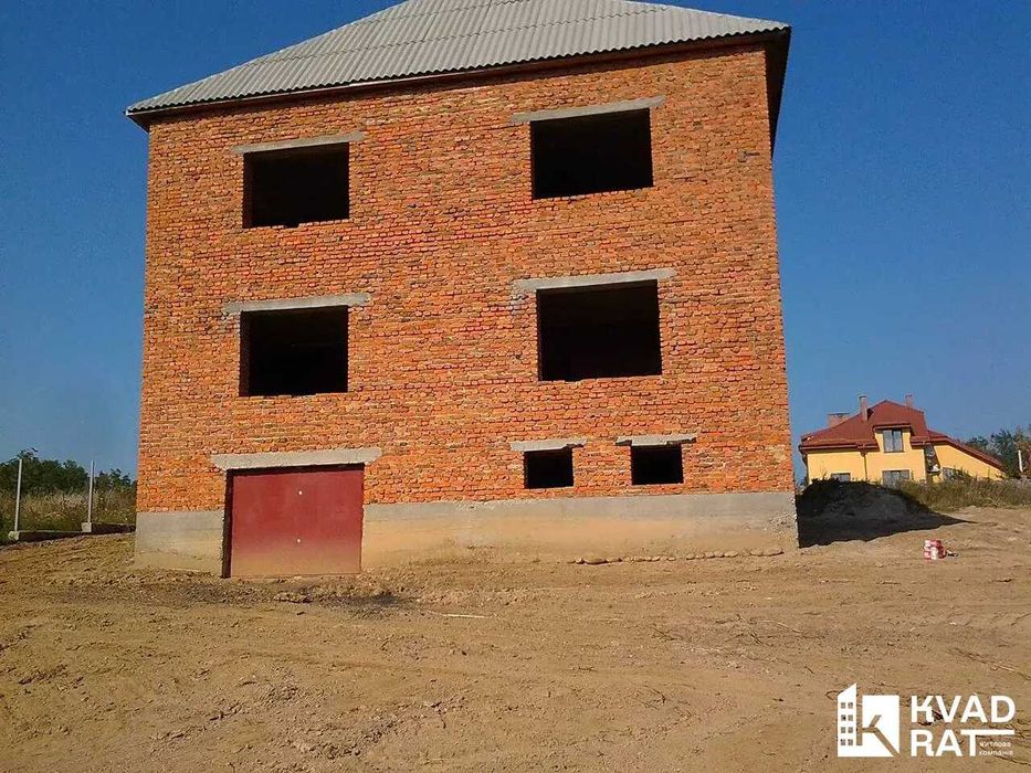 Продаж 2-поверхового будинку з гаражем та ділянкою ! 184 м2