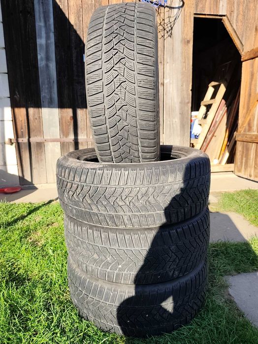 Komplet opon zimowych dunlop