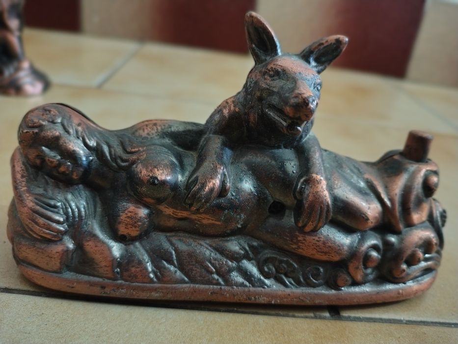 Vendo: isqueiros de mesa ( 1€)