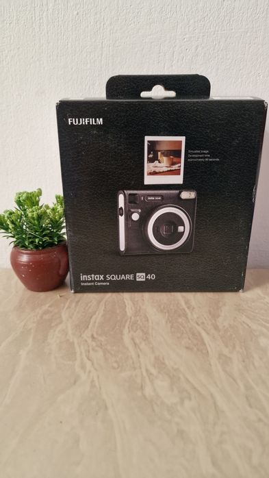 Фотокамера миттєвого друку Fujifilm lnstax square SQ40