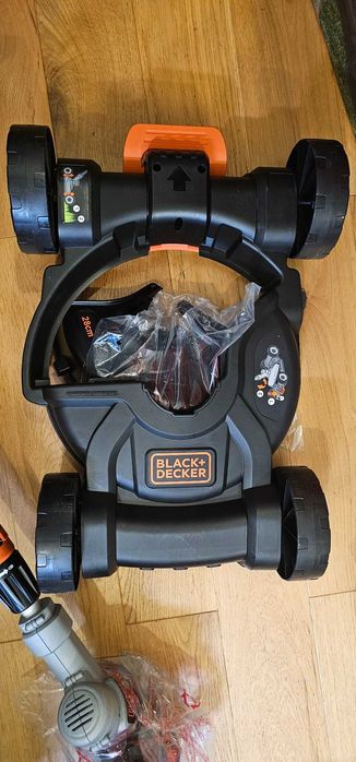 Kosiarka Black&Decker STC1820CM